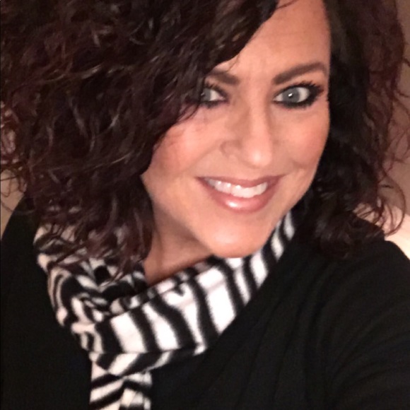 Meet your Posher, Jo - Picture 1 of 1